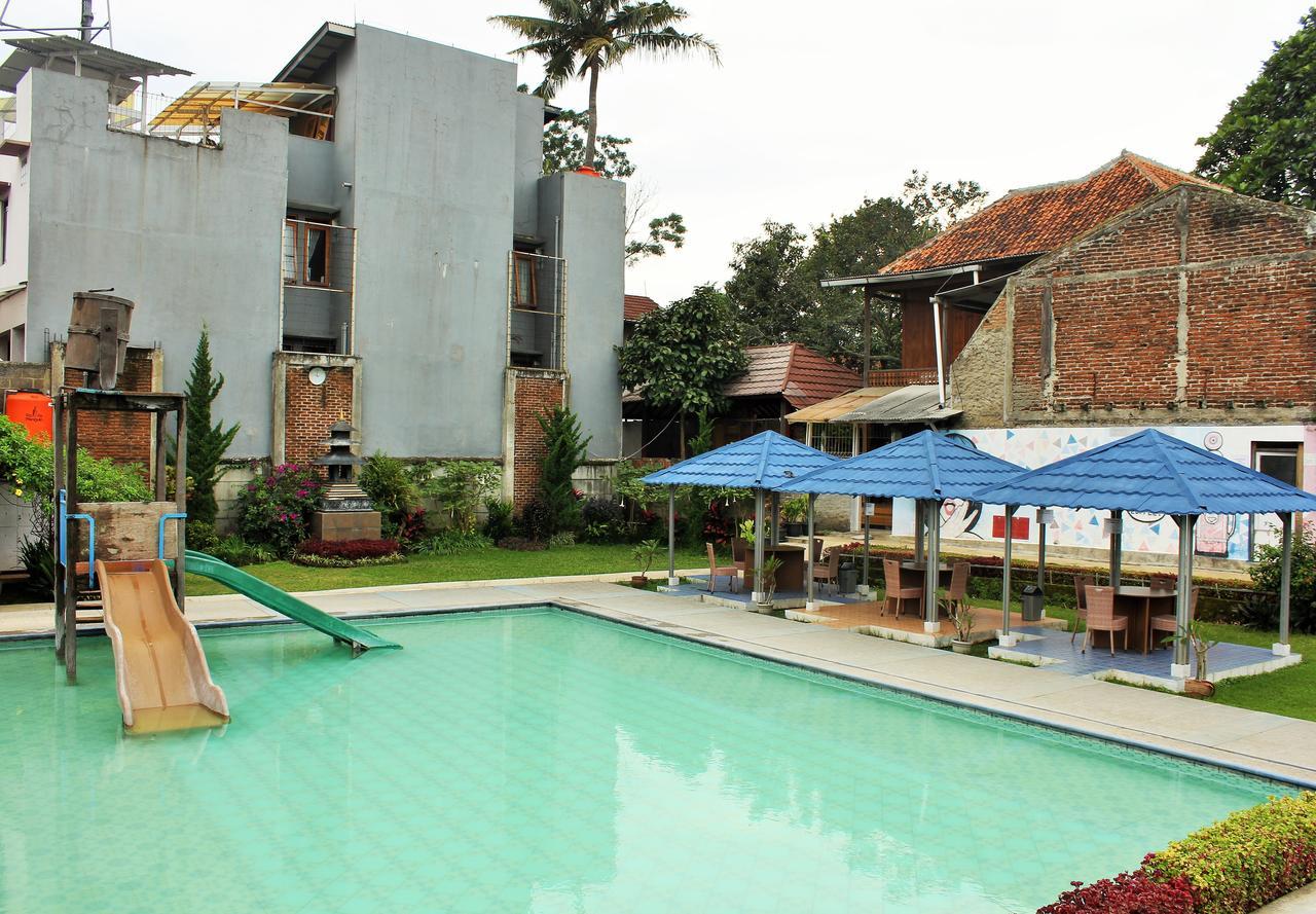 Reddoorz Hostel @ Dago 2 Bandung Esterno foto