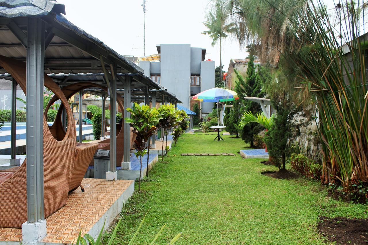 Reddoorz Hostel @ Dago 2 Bandung Esterno foto