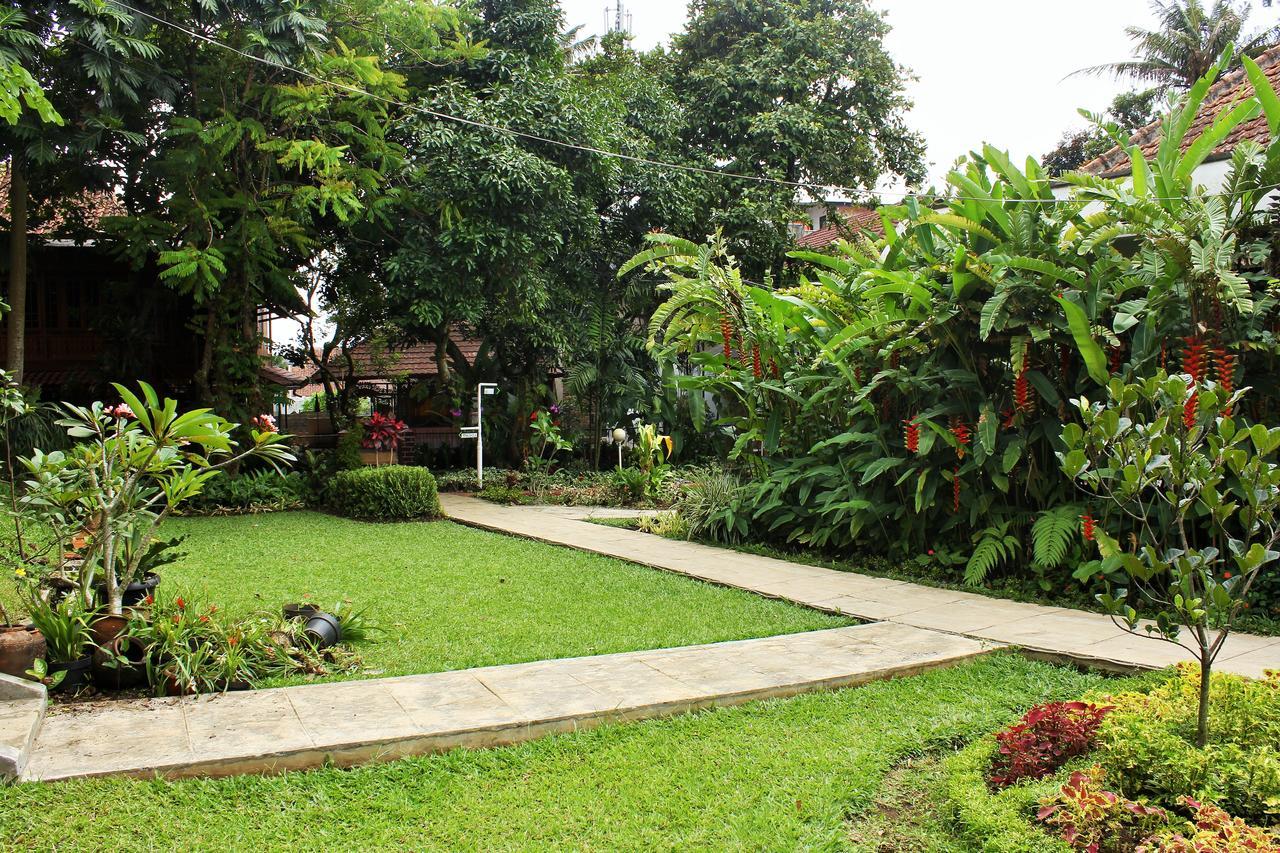 Reddoorz Hostel @ Dago 2 Bandung Esterno foto