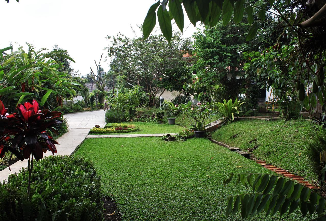 Reddoorz Hostel @ Dago 2 Bandung Esterno foto