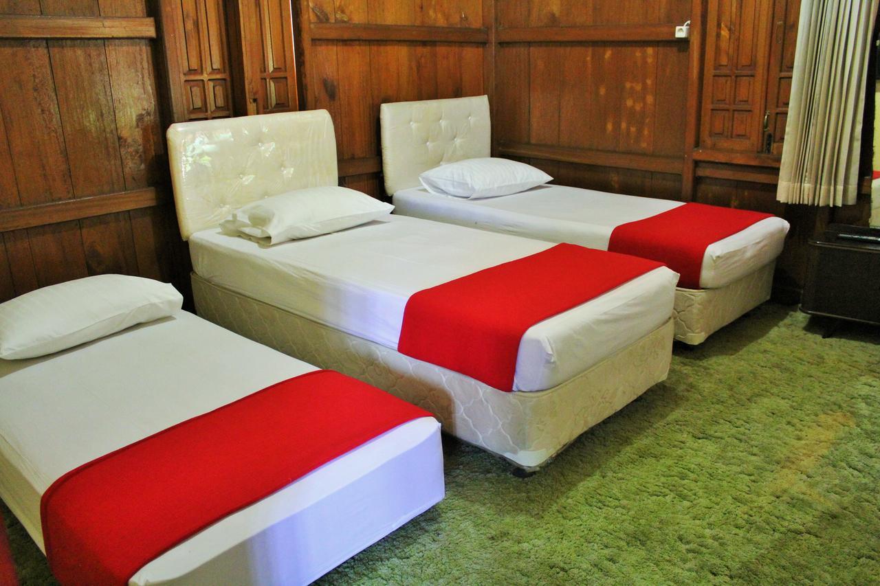 Reddoorz Hostel @ Dago 2 Bandung Esterno foto