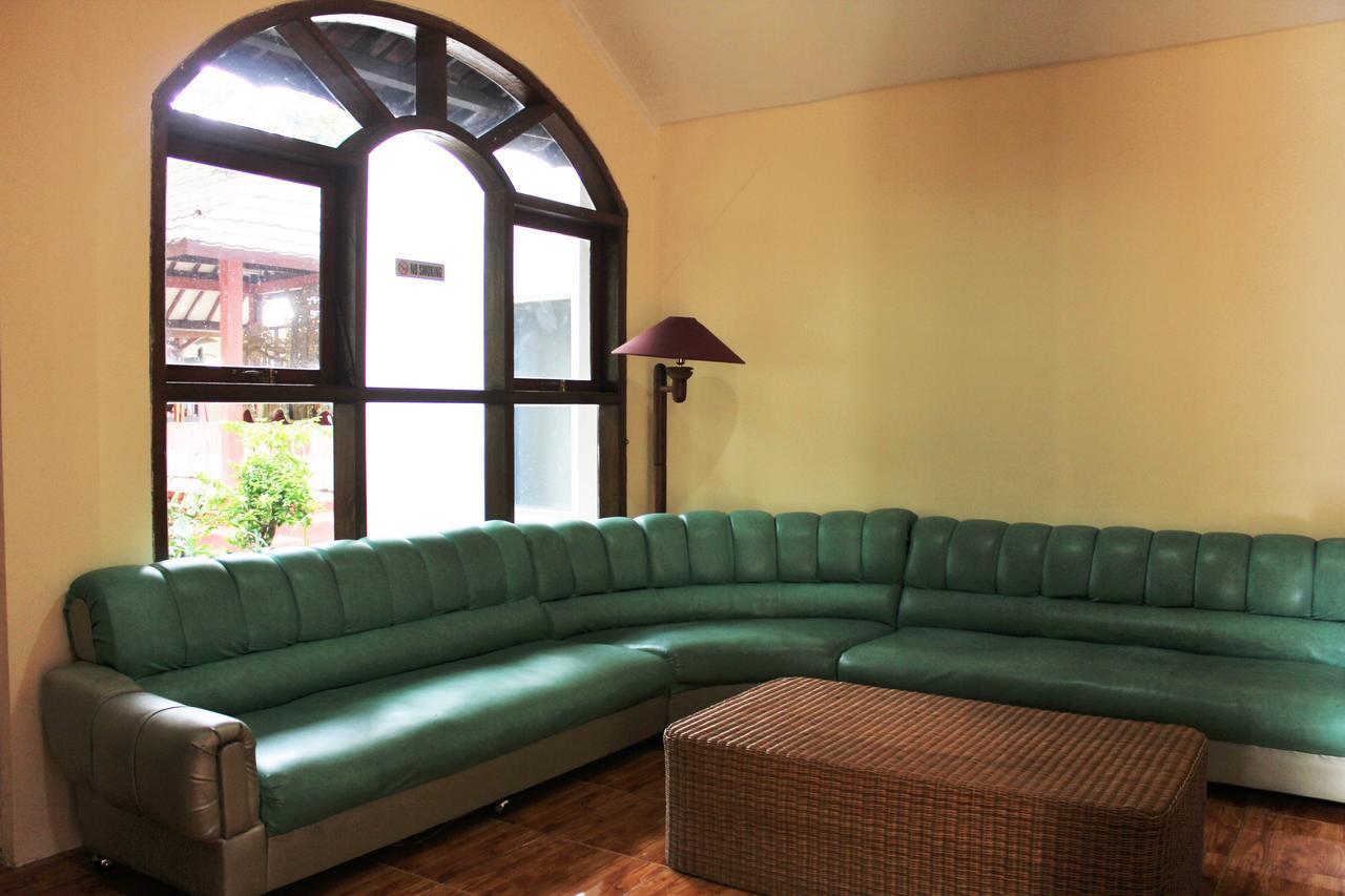 Reddoorz Hostel @ Dago 2 Bandung Esterno foto