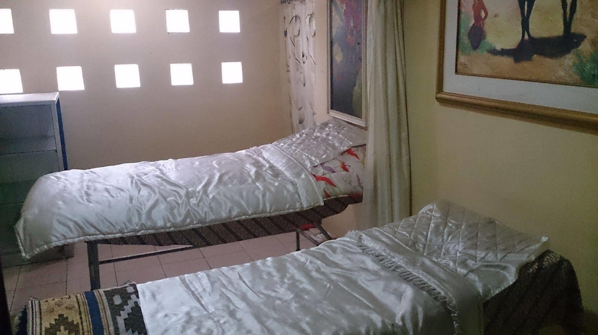 Reddoorz Hostel @ Dago 2 Bandung Esterno foto