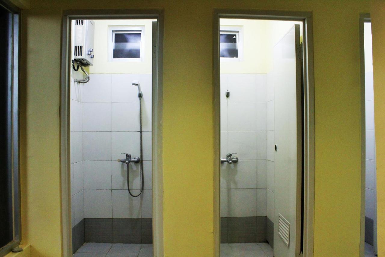 Reddoorz Hostel @ Dago 2 Bandung Esterno foto