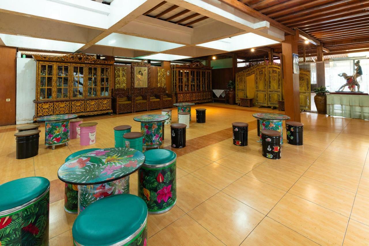 Reddoorz Hostel @ Dago 2 Bandung Esterno foto