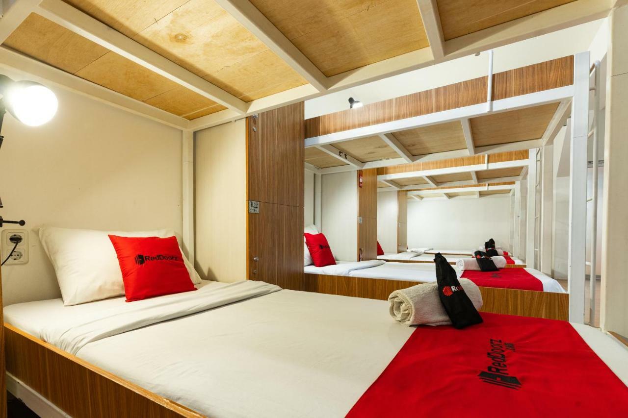 Reddoorz Hostel @ Dago 2 Bandung Esterno foto