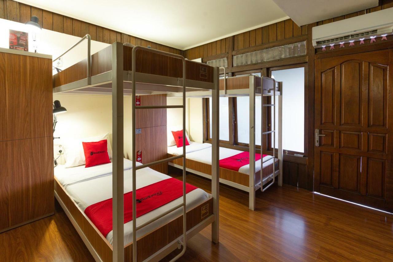 Reddoorz Hostel @ Dago 2 Bandung Esterno foto