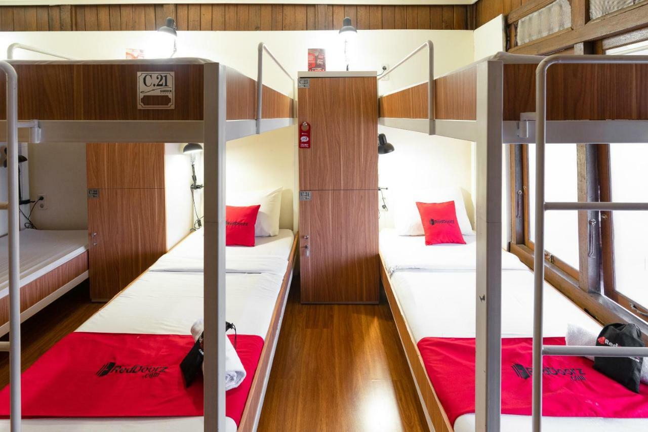 Reddoorz Hostel @ Dago 2 Bandung Esterno foto